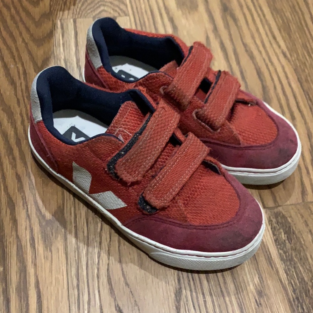 Veja kids maroon red Velcro sneaker